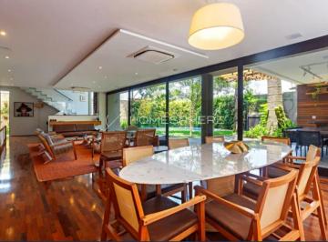1 · Casa Charmosa em Condominio Verde no Alto da Boa Vista.