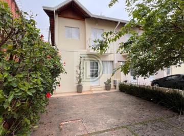 Casa · 90m² · 3 Quartos · 2 Vagas · Casa em condomínio fechado na Granja Viana - 3 dormitórios originais, suíte e quintal gourmet