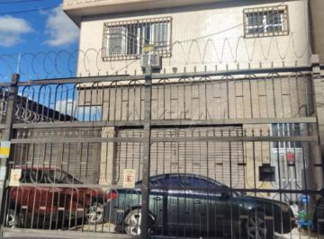 Casa · 475m² · 2 Quartos · 2 Vagas · Sobrado à venda com 500m² dois quartos sendo 2 suites , 1 com Hidromassagem e  5 vagas.