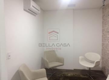 Comercial · 35m² · 2 Vagas · Ótimo cj. comercial para locação local de facil acesso