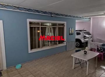 Casa · 108m² · 3 Quartos · 2 Vagas · Casa ampla com 3 dormitórios no Jardim Uirá