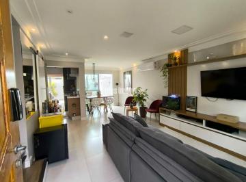 Casa · 147m² · 3 Quartos · 2 Vagas · Saúde! Reformada! Condomínio Fechado!