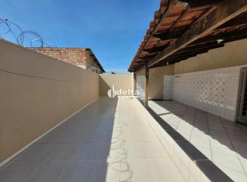 Casa · 166m² · 3 Quartos · 3 Vagas · Casa residencial com 3 quartos sendo 1 suíte disponível para locação no bairro Jardim Europa em Uber