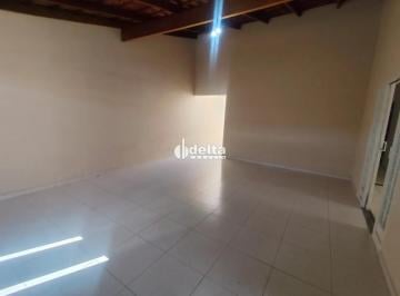 Casa · 166m² · 3 Quartos · 3 Vagas · Casa residencial com 3 quartos sendo 1 suíte disponível para locação no bairro Jardim Europa em Uber