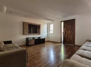 Casa · 218m² · 3 Quartos · 5 Vagas · Sobrado no Bairro Jardim/Vila Alpina - Santo André | 3 suítes | 5 vagas | Área gourmet