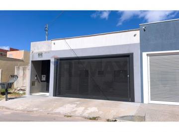 Casa · 105m² · 3 Quartos · 2 Vagas · CASA TÉRREA 3 QUARTOS SUITE 2 VAGA DE GARAGEM ÓTIMA LOCALIZAÇÃO **ACEITA FINANCIAMENTO**