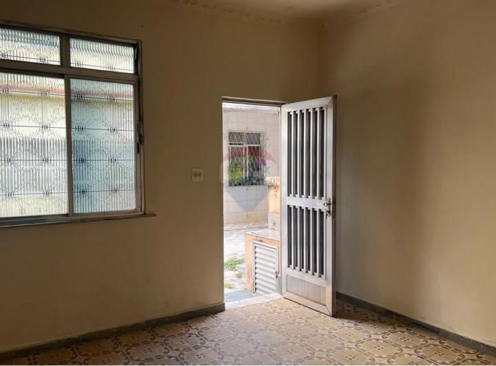 Foto do imóvel - Encante-se com esta incrível casa de vila disponível para locação, situada em Cordovil, Rio de.