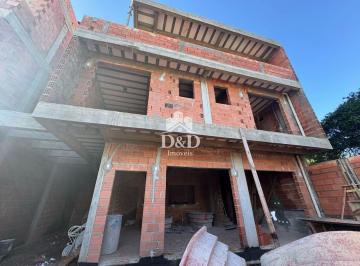 Casa · 298m² · 3 Quartos · 2 Vagas · Casa Triplex no Coração do Água verde
