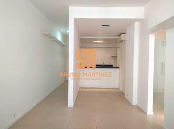 Apartamento · 72m² · 2 Quartos · Humaitá | Cobal | 2 quartos | Reformado | Vazio