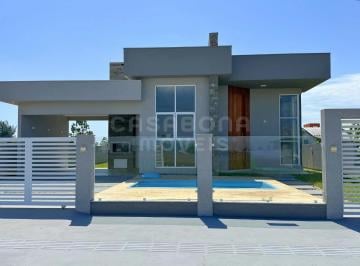 Casa moderna com piscina a 300 metros da praia no Camboim · Casa moderna com piscina a 300 metros da praia no Camboim
