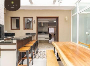 Casa · 188m² · 3 Quartos · 2 Vagas · Sobrado pronto para morar, impecável, mobiliado, para locação, no bairro Boa Vista em Curitiba/PR!