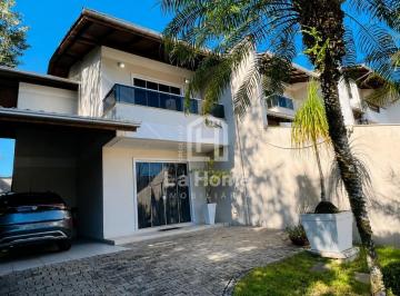 Casa · 202m² · 3 Quartos · 3 Vagas · Casa semi mobiliada  com 03 dormitórios (01 suíte com closet e varanda) à venda em Blumenau, Bairro 