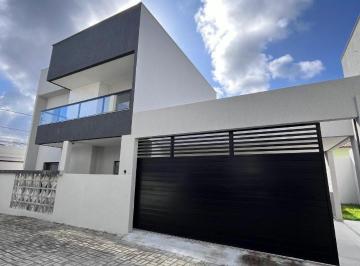 Casa · 240m² · 4 Quartos · Casa Padrão em Lauro de Freitas
