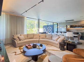 Casa · 300m² · 4 Quartos · 4 Vagas · Casa à venda - em Santa Felicidade