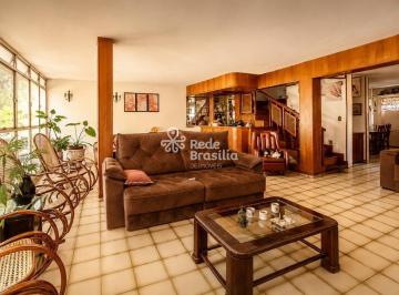 Casa · 256m² · 4 Quartos · 2 Vagas · Casa 4 quartos original à venda na Asa Sul Brasília DF Aceita Financiamento FGTS Avalia permuta