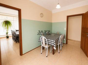 Casa · 200m² · 5 Quartos · 1 Vaga · Casa térrea residencial ou comercial na região central em São José dos Campos/SP