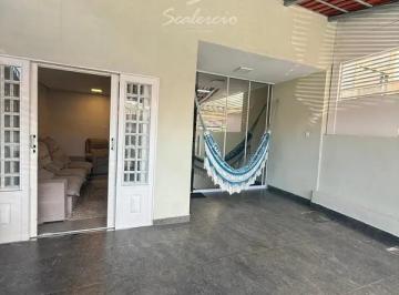 Casa de 3 quartos, Núcleo Bandeirante · CASA 3 QTOS (1 SUÍTE), 2 VAGAS, ARMÁRIOS, NÚCLEO BANDEIRANTES, AC. FINANCIAMENTO