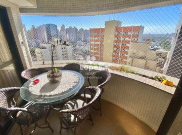 Apartamento de 4 quartos, Curitiba · Elegante apartamento de alto padrão em frente ao Clube Curitibano