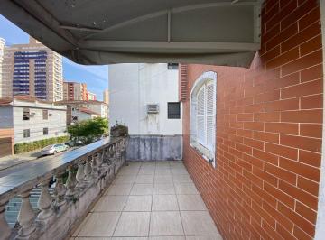 Casa de 3 quartos, Santos · Sobrado para venda no Gonzaga, 3 dormitórios, 1 suíte, 3 vagas, quintal, 308m2 úteis (240m2 T)