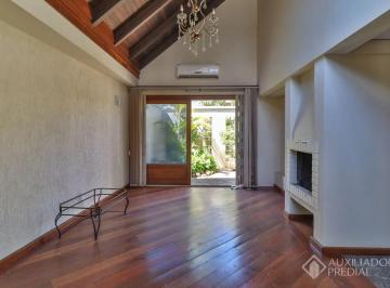 Casa de 5 quartos, Porto Alegre · Excelente casa com 5 dormitórios no bairro Cristal