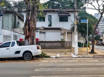 Comercial · 190m² · 1 Vaga · Casa comercial na Rua Booker Pittman, N. 251 • 190 m²