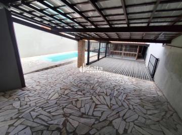 Casa · 278m² · 4 Quartos · 6 Vagas · Casa residencial com 3 quartos sendo 2 suítes disponível para locação e venda no bairro Lidice em Ub