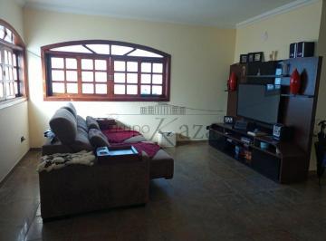 Casa · 750m² · 5 Quartos · 6 Vagas · Oportunidade - Casa em Condomínio - Residencial Jardim Coleginho - Vila Zezé - Jacareí - 5 Dormitóri