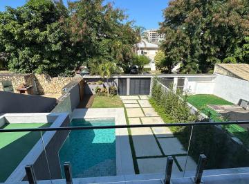Casa de 4 quartos, Rio de Janeiro · Casa no Rio Mar II Triplex com 350m² + Sótão de 50m², 4 Suítes, Piscina, Churrasqueira, Sauna.