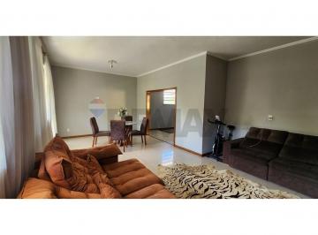 Casa · 507m² · 4 Quartos · 6 Vagas · Casa de Condomínio no Anil -4 quartos-5 banheiros-piscina-4 vagas de garagem