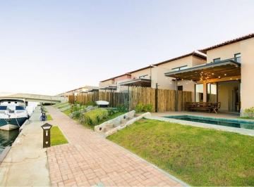 Casa · 163m² · 5 Quartos · 3 Vagas · Casa à venda com acesso ao canal da Marina em Búzios