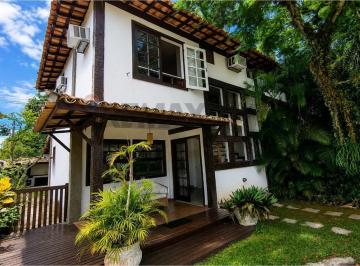 Casa · 84m² · 3 Quartos · 2 Vagas · Casa à Venda no Condomínio Flamboyant – Praia de Manguinhos, Búzios/RJ | Imóvel com RGI e Apto para