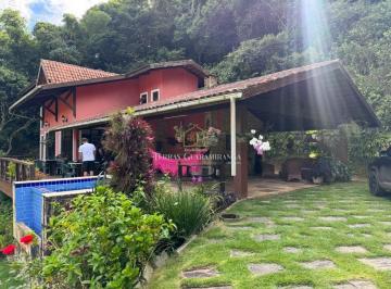 Casa · 200m² · 4 Quartos · 4 Vagas · Refugio Exclusivo nas Montanhas