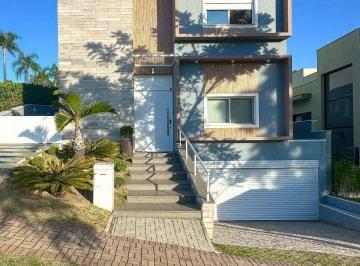 de0530a0233fb0c1fda9f5f5c6ab60c6dd865cf2 · Linda casa de esquina