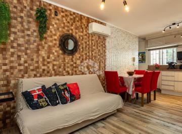 Apartamento · 55m² · 2 Quartos · Apartamento térreo, reformado, condomínio com piscina - No Centro de Florianópolis