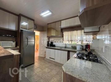 b8cc4ef0 · Casa, 4 dormitórios, 302.33 m², em Petrópolis