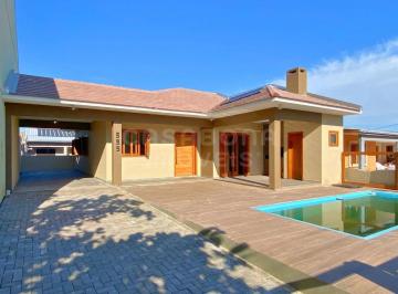 Casa mobiliada com piscina e espaço gourmet no bairro Areias Brancas · Casa mobiliada com piscina e espaço gourmet no bairro Areias Brancas