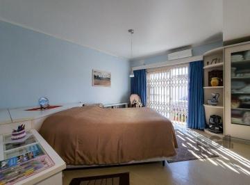 Casa · 290m² · 3 Quartos · 2 Vagas · Casa em Condomínio em Ipanema