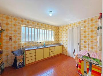 Excelente oportunidade para quem busca amplitude e praticidade em um único pavim · Casa Térrea com Piscina e 3 Dormitórios – Coração de Ipanema