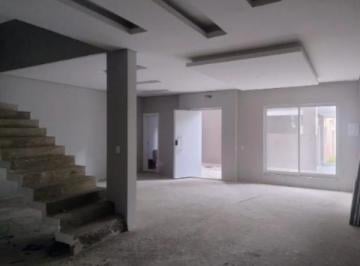 Casa de 4 quartos, Curitiba · Sobrado de Alto Padrão no Portão: 212m², 4 Quartos e Lazer Privativo!