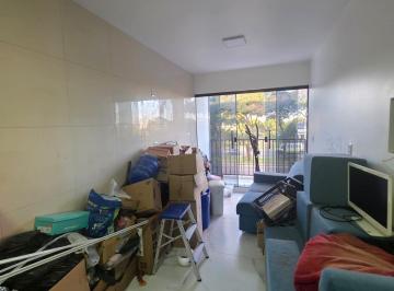 Apartamento de 3 quartos, Taguatinga · Apartamento 3 quartos, 1º andar na QNL