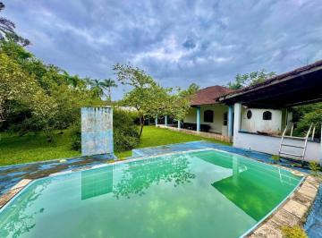 Rural de 3 quartos, Itanhaém · Chácara com piscina e 3 quartos em Itanhaém.