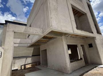 5748514100.jpg · SOBRADO TRIPLEX NOVO  EM CONDOMÍNIO - SEM GEMINAÇÃO -  À VENDA NO HAUER                             
