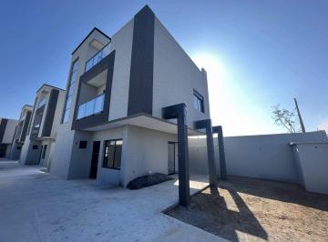 6153314100.jpg · SOBRADO TRIPLEX NOVO EM CONDOMÍNIO - SEM GEMINAÇÃO - À VENDA NO HAUER
