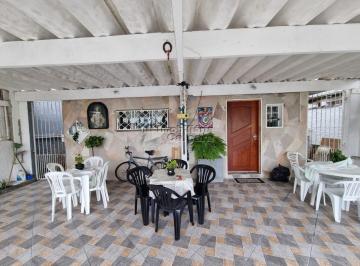 202605181053018904.jpeg · Linda casa espaçosa com 3 dormitórios perto da praia