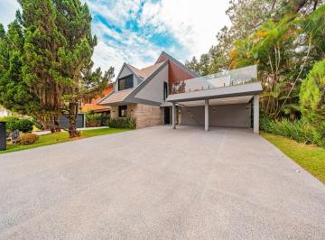 Casa de 4 quartos, Santana de Parnaíba · Casa Exclusiva de Esquina no Alphaville 04 | 4 Suítes, Piscina e Total Privacidade