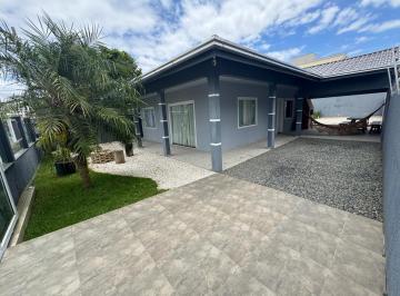 Casa · 312m² · 2 Quartos · 2 Vagas · Casa ampla com piscina na Praia Alegre