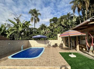 Casa · 439m² · 3 Quartos · 4 Vagas · 
                                Casa térrea com suíte, área de festas e piscina – Próximo ao Shoppi