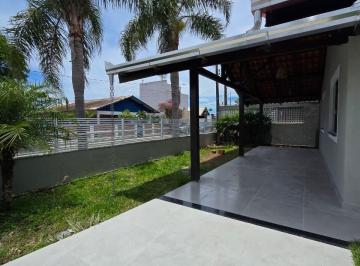 Casa · 3 Quartos · 2 Vagas · 
                                Casa no centro de Balneário Piçarras!
                            