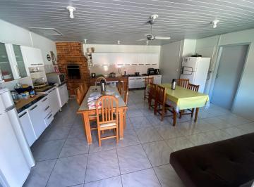 Casa · 720m² · 3 Quartos · 4 Vagas ·
Casa com piscina em Barra Velha