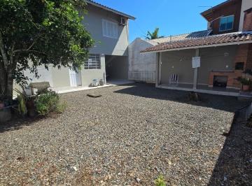 Casa · 264m² · 4 Quartos · 2 Vagas · 
                                Sobrado averbado na Praia Alegre – Penha/SC &amp;#8211; Aprox. 430 